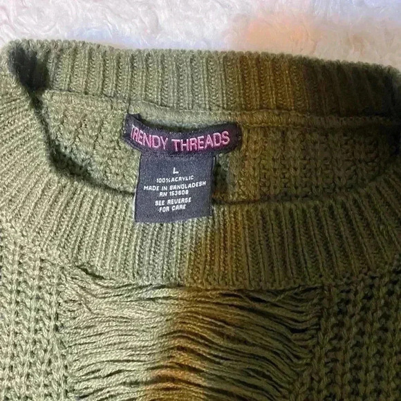 Distressed olive green sweater by Trendy Twisters EUC size large - Picture 5 of 5